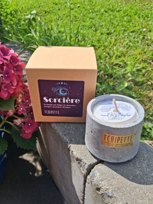 Bougie colorée "sorcière " parfum mustique